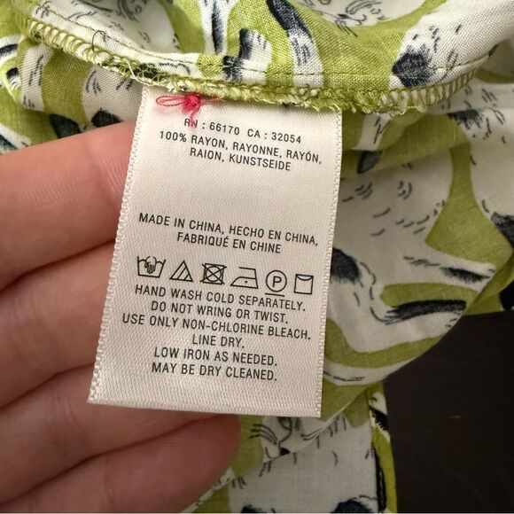 Conversations By Anthropologie 16 of 52 Blouse Sz 2 Green Cats Print Button Up - Picture 10 of 12